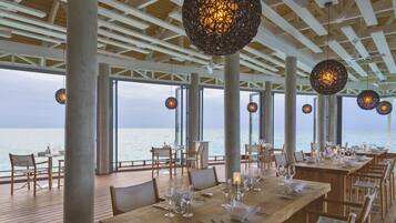 6 barer/lounger, bar vid poolen och strandbar
