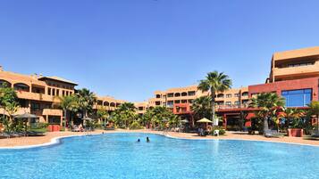 Outdoor pool, pool umbrellas
