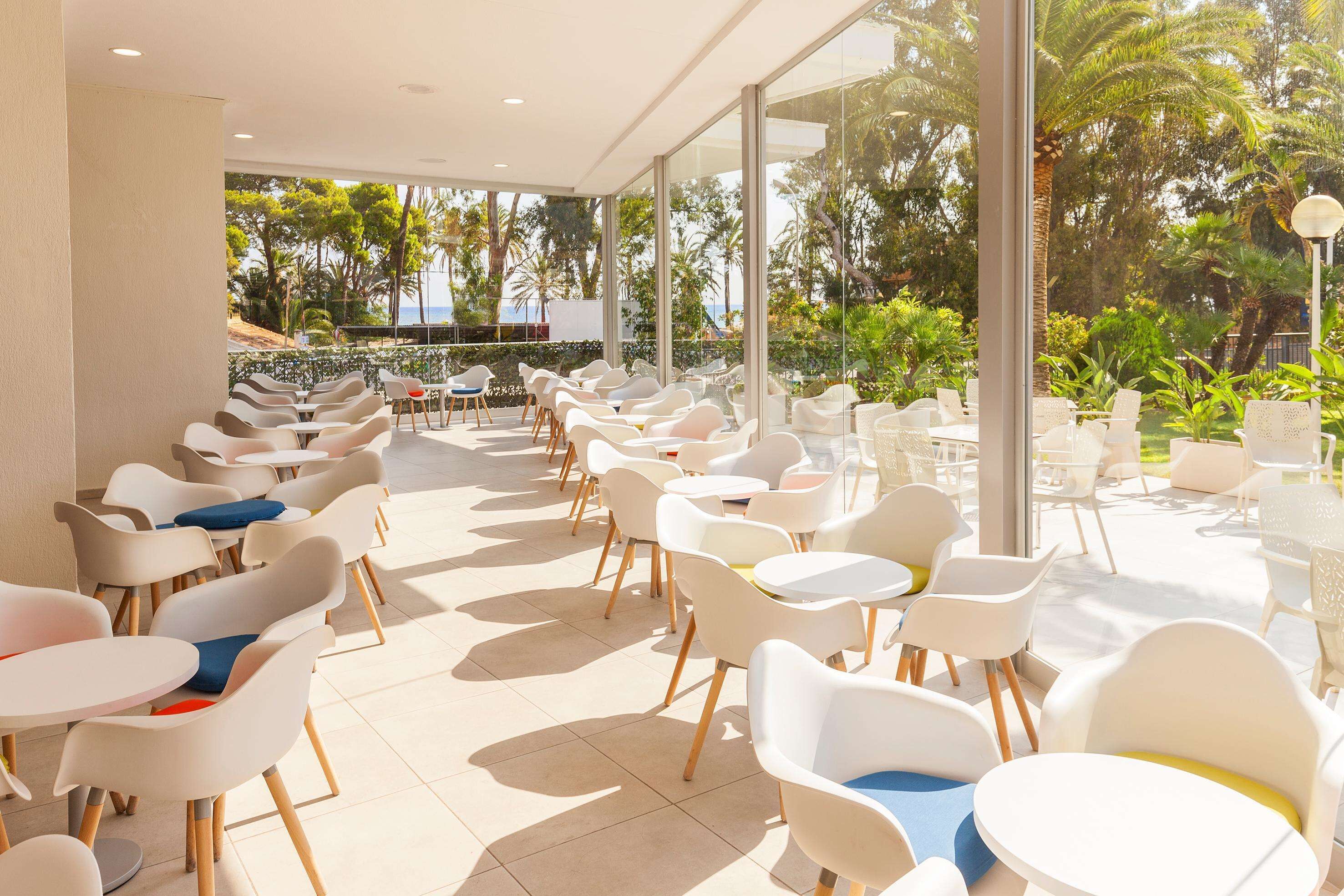 2 barer/lounger og bassengbar