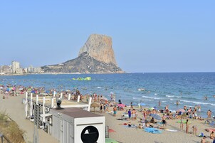 Na praia, areia branca 