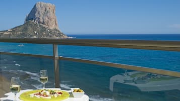 Tweepersoonskamer, balkon, uitzicht op zee (+ extra bed) | Balkon