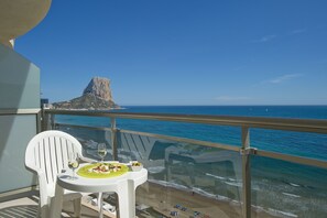 Doble con cama supletoria, Vista Mar | Vista a la playa o el mar