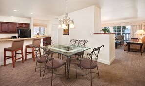 1 chambre, coffres-forts dans les chambres, fer et planche à repasser