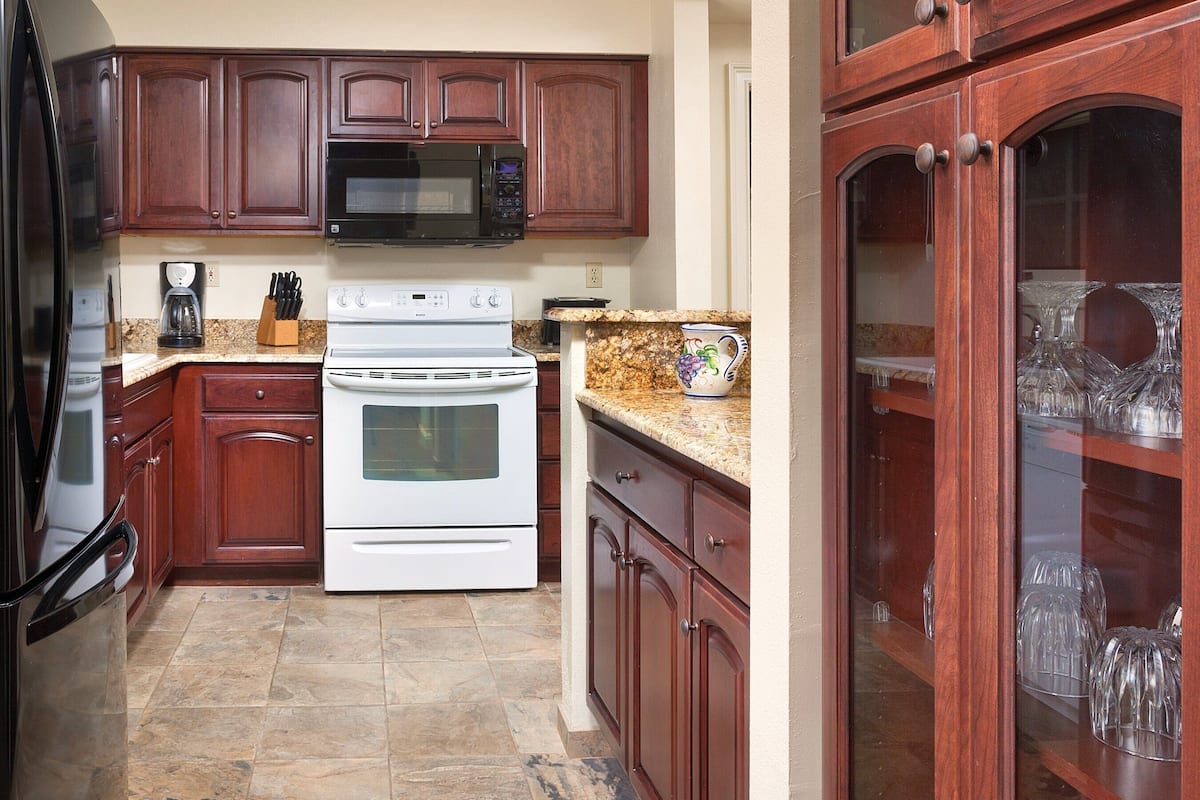 2 bedrooms, in-room safe, iron/ironing board, wifi