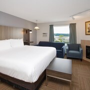 Coast Hinton Hotel