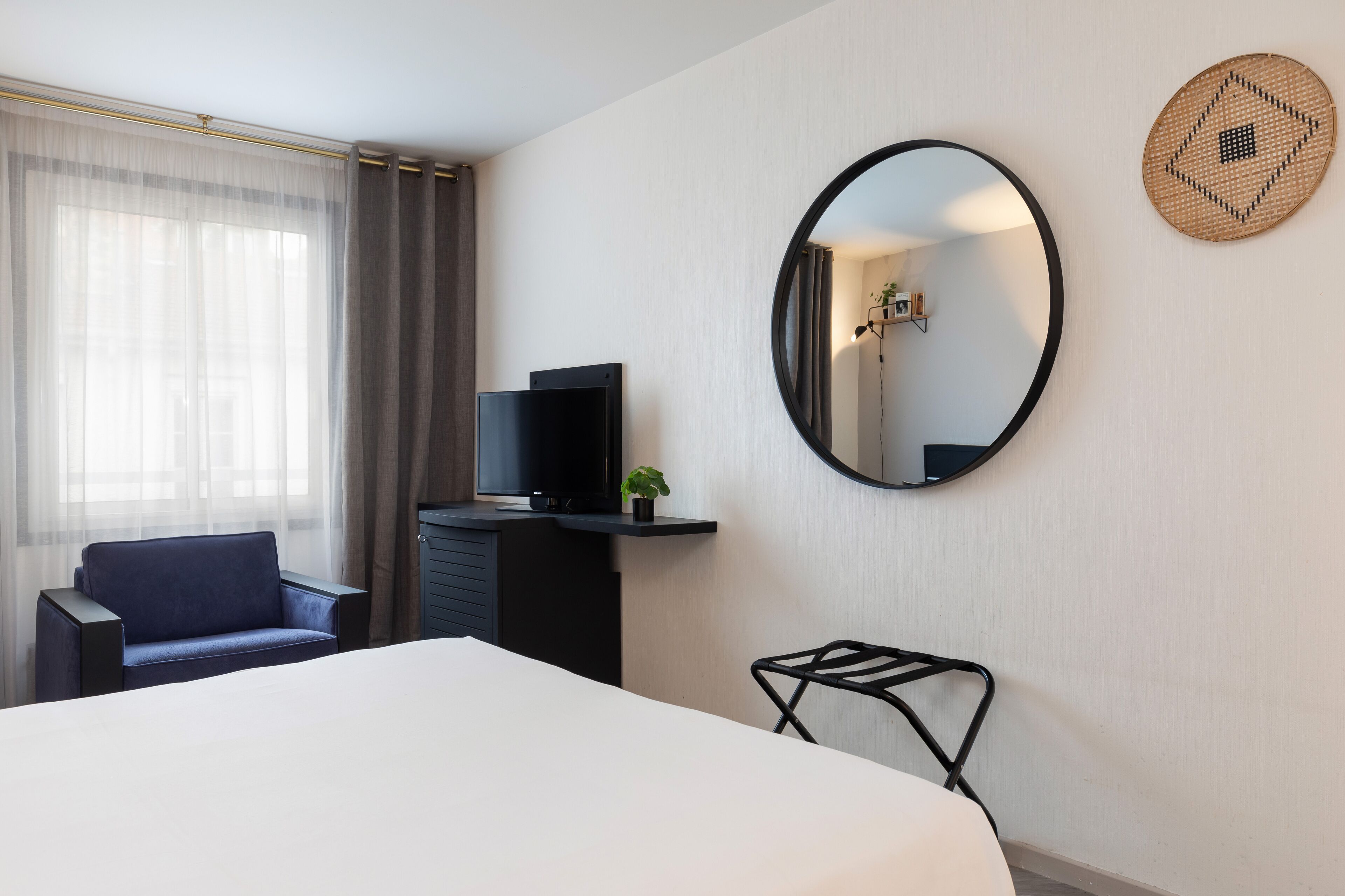 Photo - Hôtel Chromatics & Restaurant Hill Club by HappyCulture