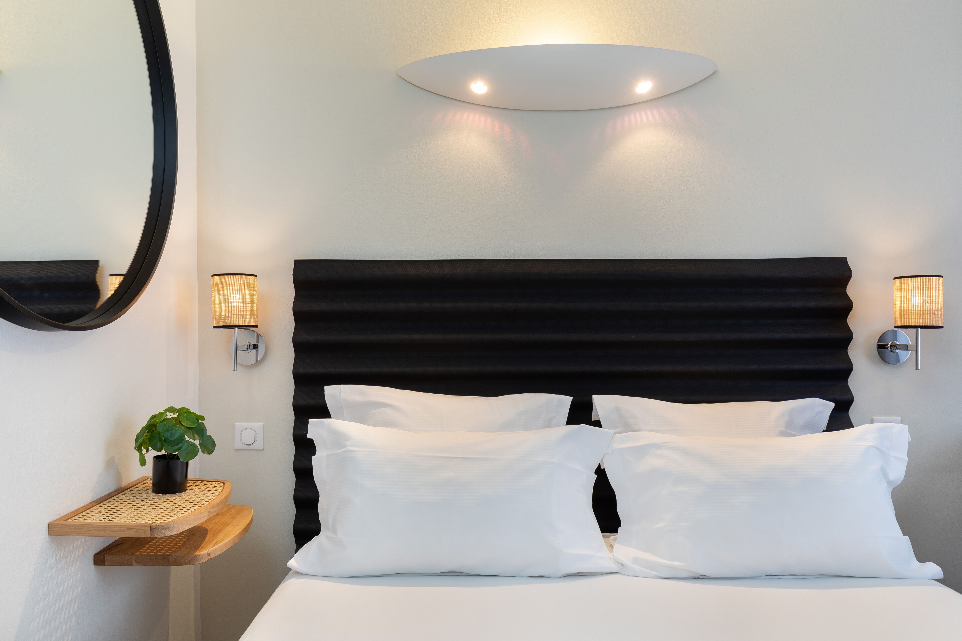 Photo - Hôtel Chromatics & Restaurant Hill Club by HappyCulture