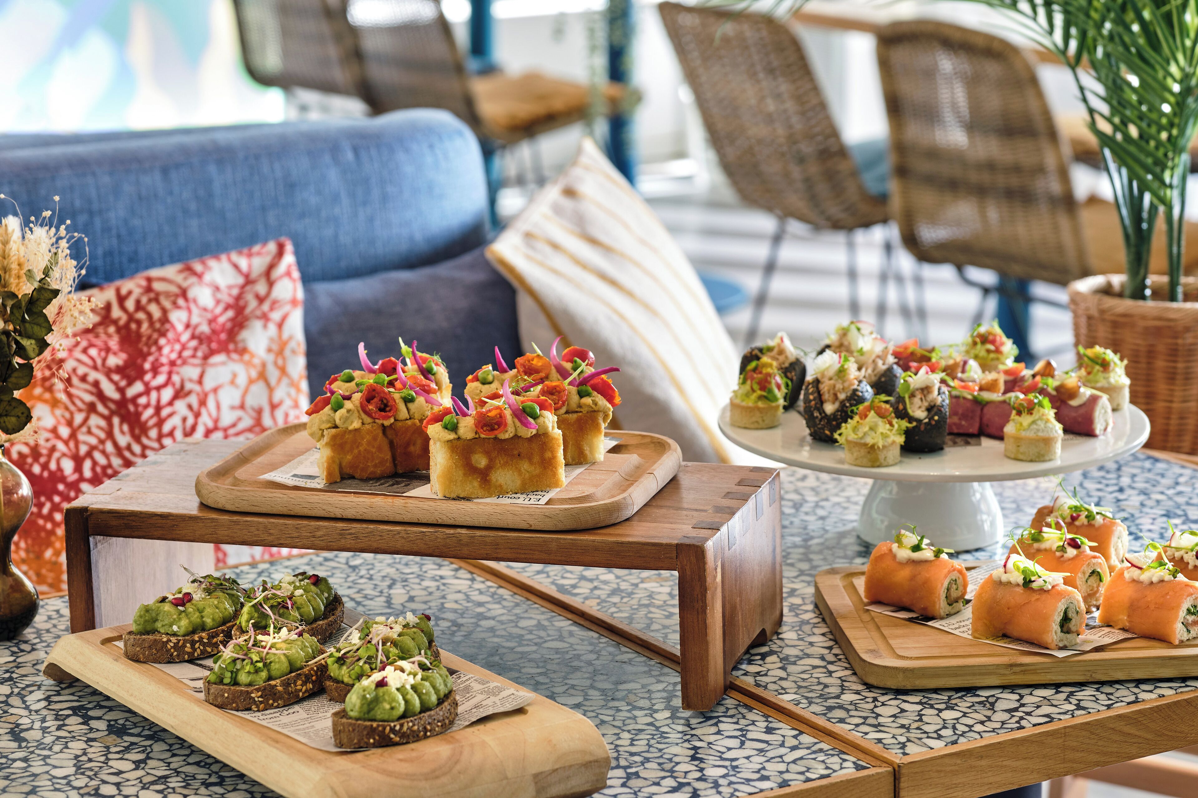 lunch and dinner served, french cuisine