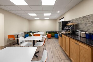 Free daily continental breakfast