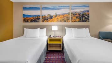 Chambre, 2 lits doubles, non-fumeur (Pet-friendly) | Coffre-fort, bureau, fer et planche à repasser, accès au Wi-Fi (inclus)