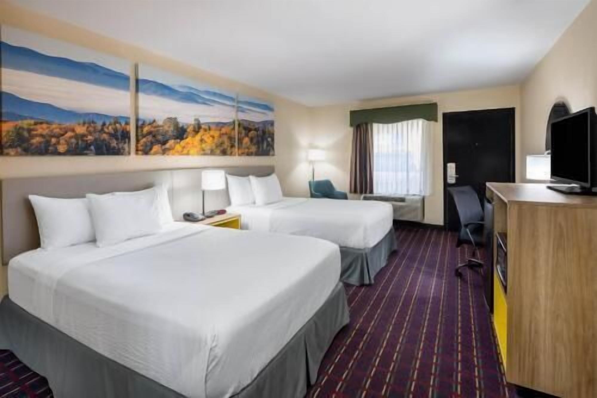 In-room safe, desk, iron/ironing board, free WiFi