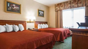 Chambre Double, 2 grands lits, non-fumeurs | Bureau, fer et planche à repasser, Wi-Fi gratuit, draps fournis