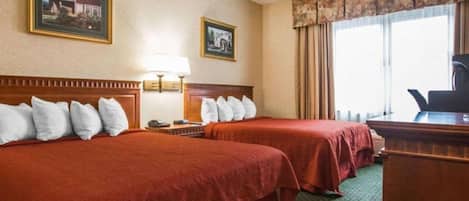 Habitación doble, 2 camas Queen size, para no fumadores | Escritorio, tabla de planchar con plancha, wifi gratis y ropa de cama