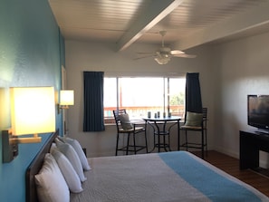 Blackout drapes, free WiFi, bed sheets