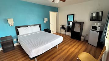 Standard Room, 1 Queen Bed, Bathtub Grab Bars