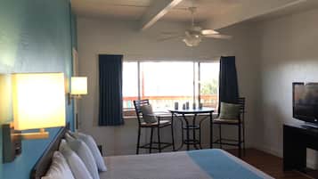 Verdunkelungsvorhänge, kostenloses WLAN, Bettwäsche