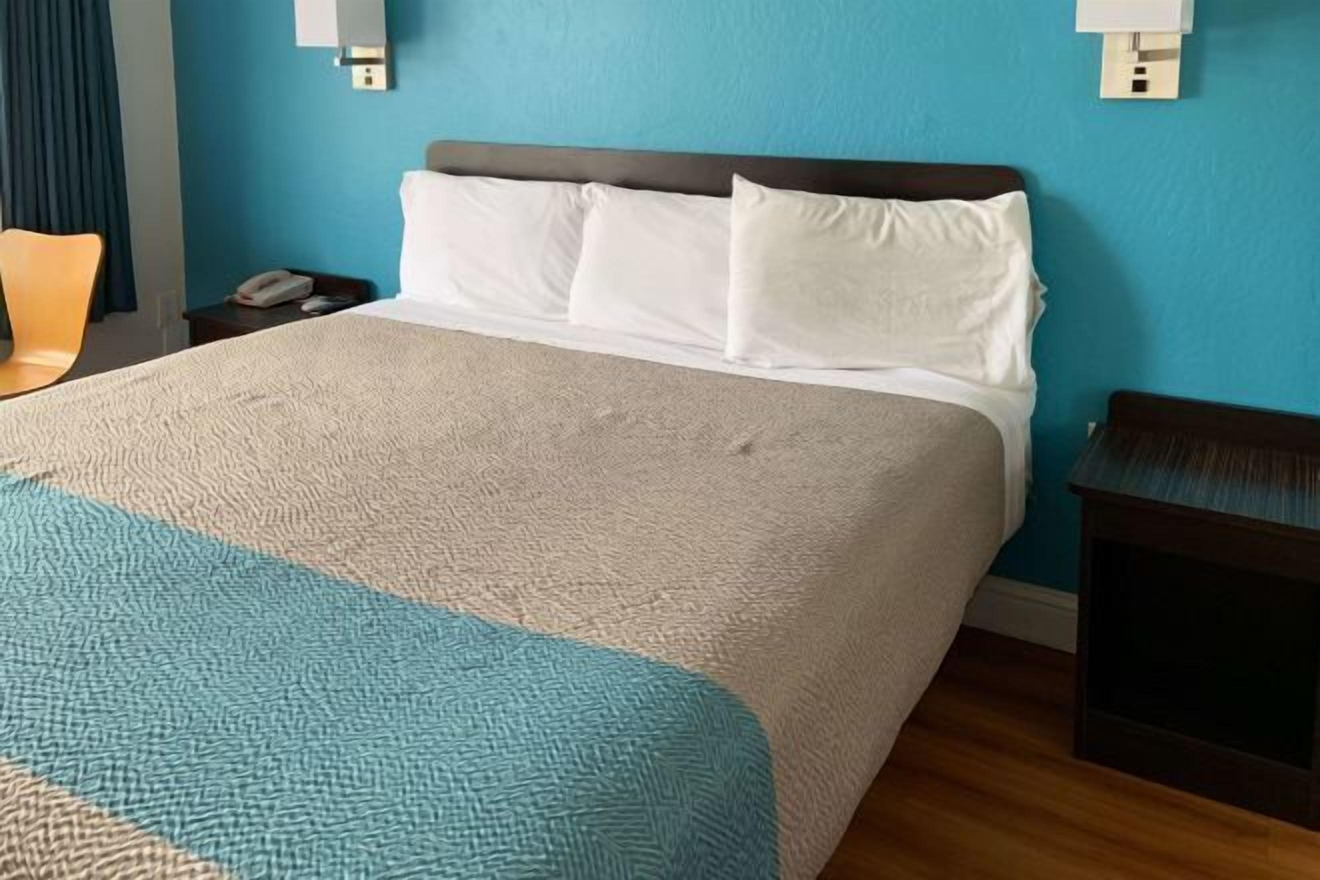 Blendingsgardiner, wi-fi (inkludert) og sengetøy