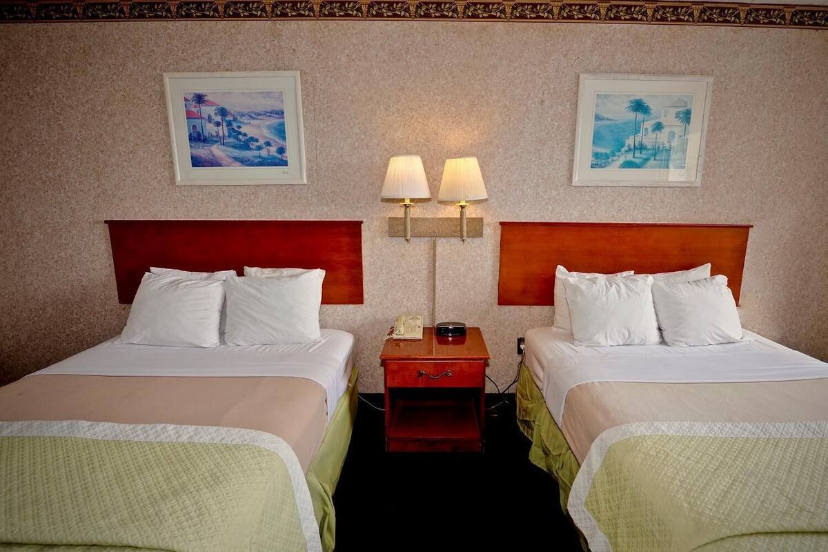 2 Double Beds, Non-Smoking