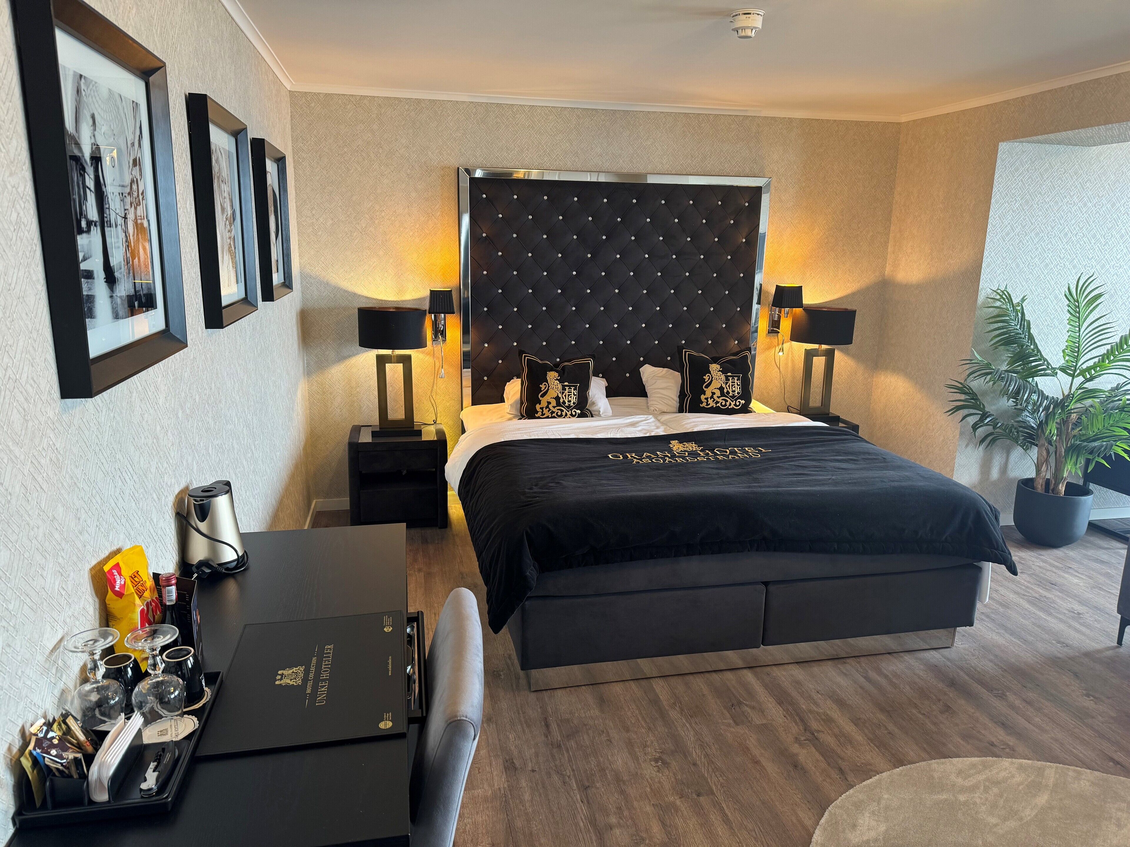 premium bedding, minibar, blackout curtains, free wifi