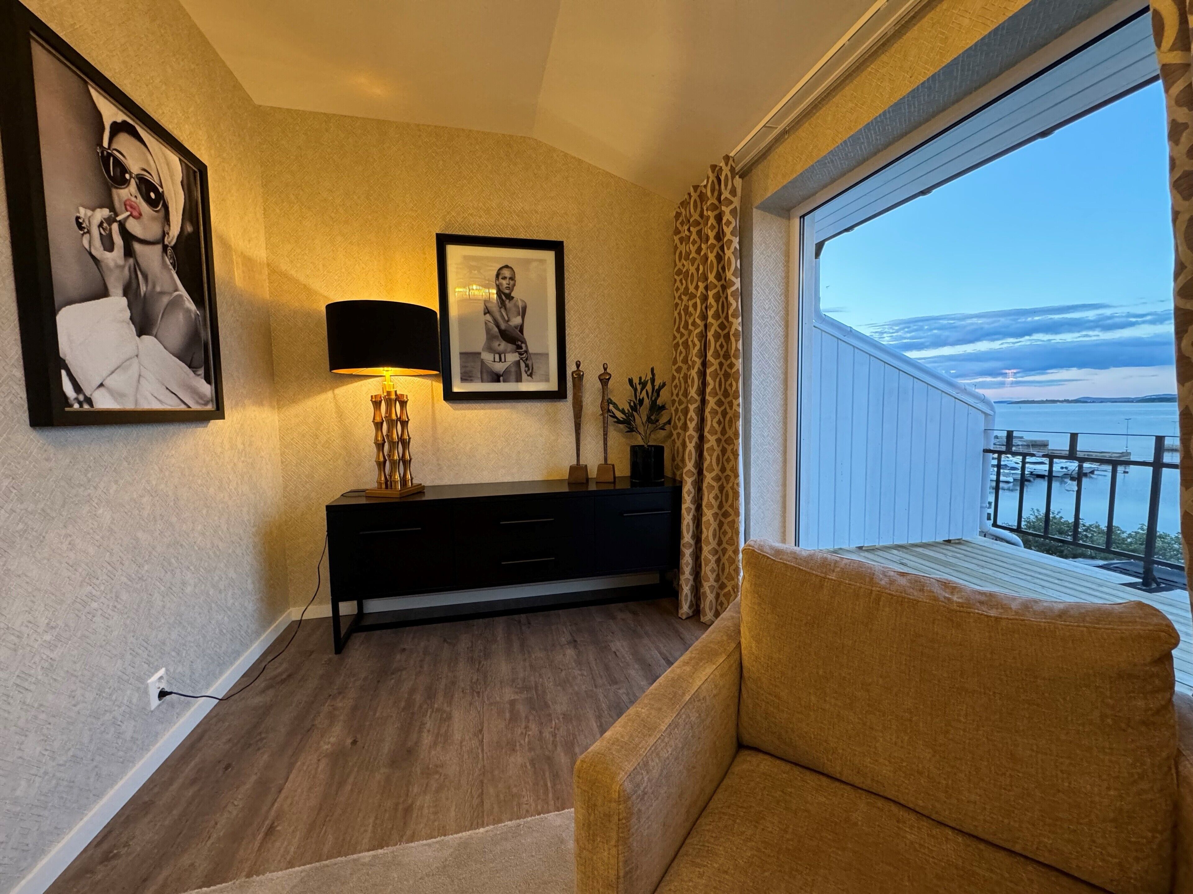 suite, balcony, ocean view | premium bedding, minibar, blackout curtains, free wifi