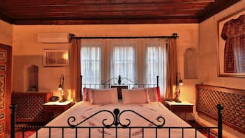 Suite | 1 habitación, ropa de cama de alta calidad y minibar