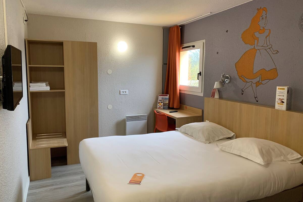 Schreibtisch, kostenloses WLAN, Bettwäsche