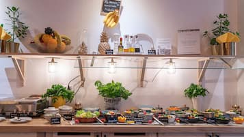 Tägliches Frühstücksbuffet gegen Gebühr