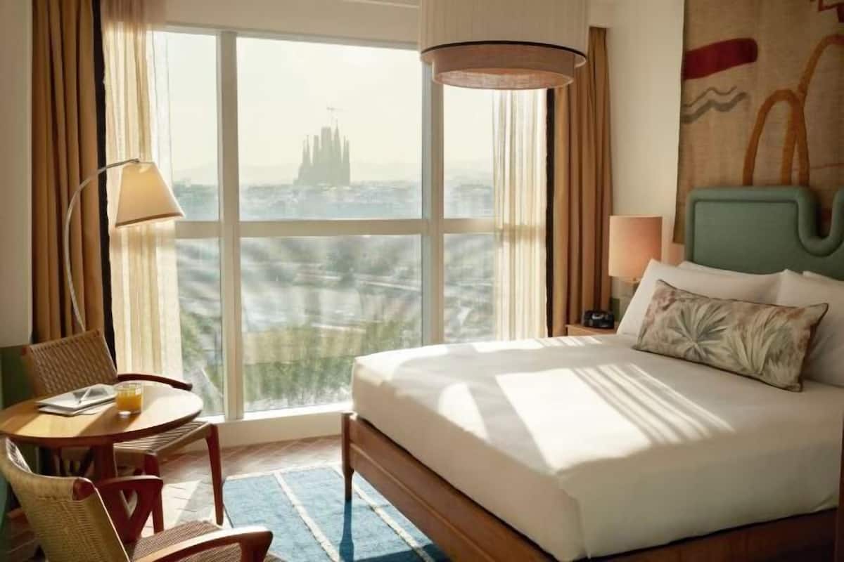 Hypo-allergenic bedding available, in-room safe, desk, laptop workspace