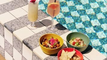 Kolam renang rooftop