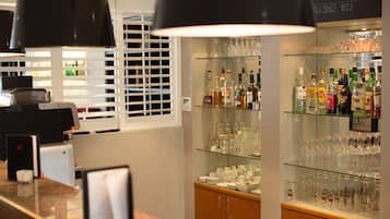 Bar (en el alojamiento)