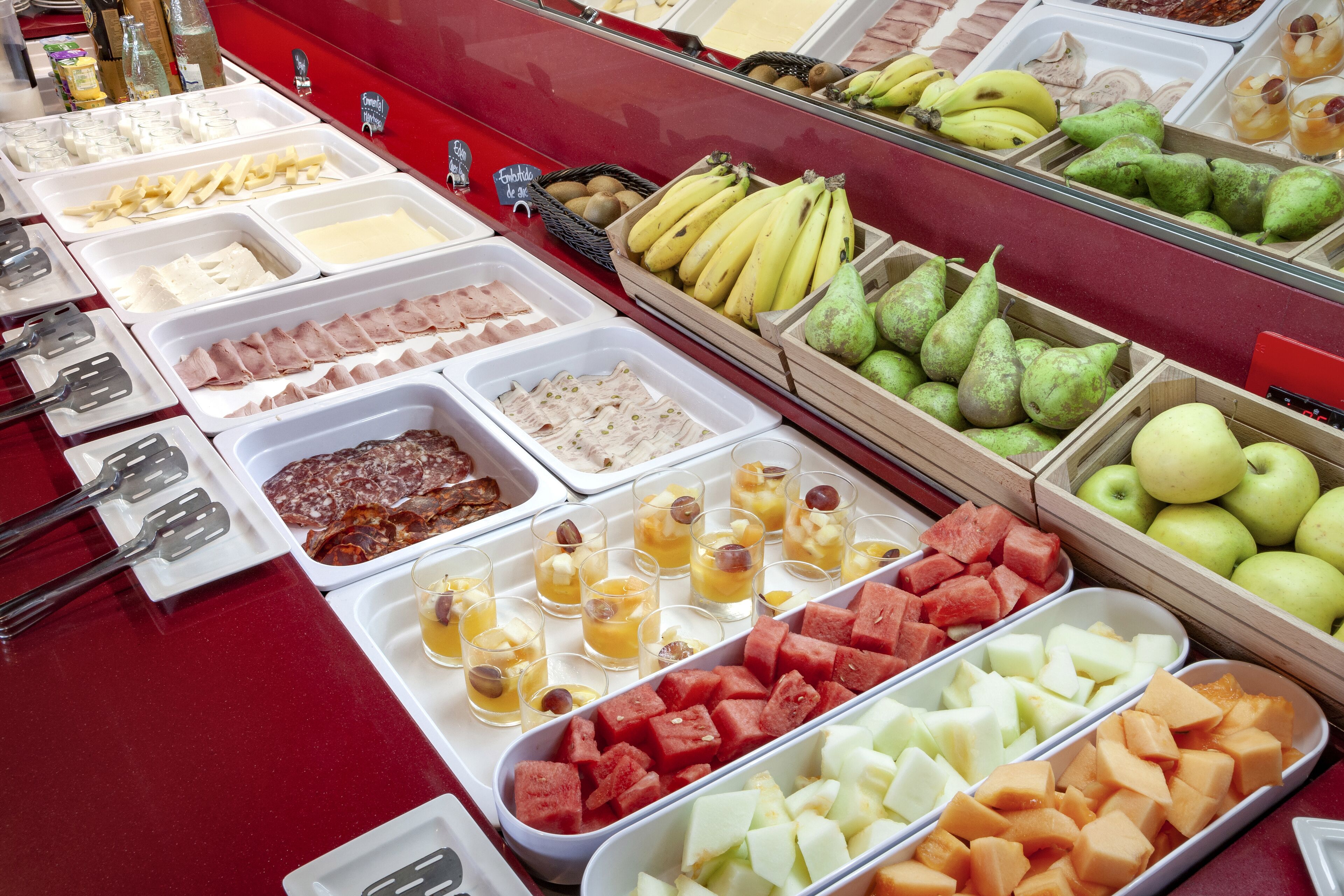 Daily buffet breakfast for a fee