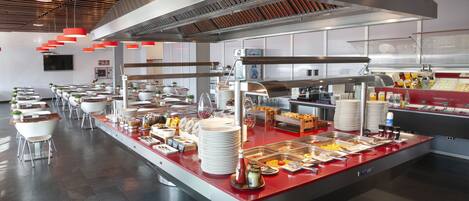Dagelijks ontbijtbuffet (EUR 11 per persoon)