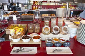 Frukostbuffé varje dag mot avgift