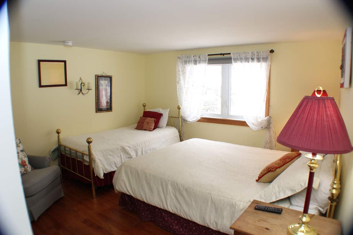 Double or Twin Room | Free WiFi, bed sheets
