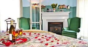 Desk, iron/ironing board, free WiFi - Elk Forge B&B Inn & Day Spa (Elkton)