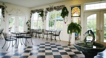 Café da manhã completo grátis