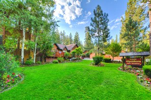 Front of property - Alpenhorn Bed And Breakfast Inn (Big Bear Lake)