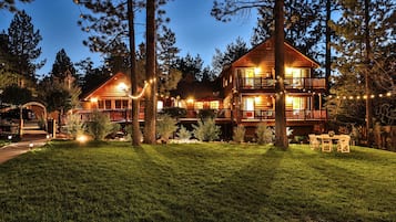 Façade de lâhĂ©bergement - soirĂ©e/nuit