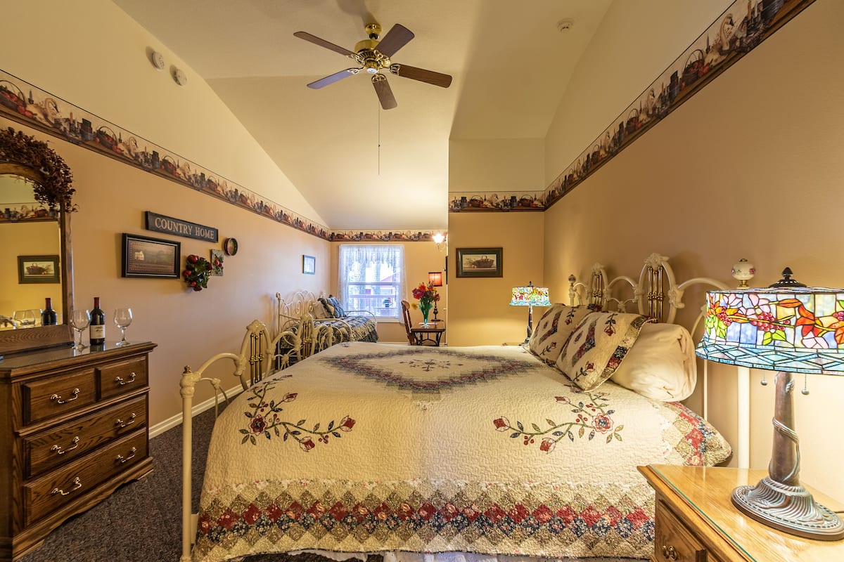 Habitación doble Elite, varias camas, en el área del patio | Ropa de cama de alta calidad y decoración personalizada