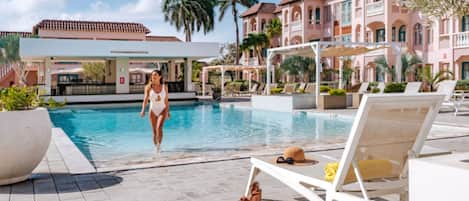 2 piscines a l'aire lliure i gandules