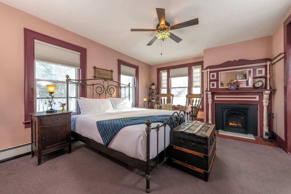 Deluxe Room, 1 Bedroom (Room #1) | Premium bedding, memory foam beds, blackout drapes, iron/ironing board