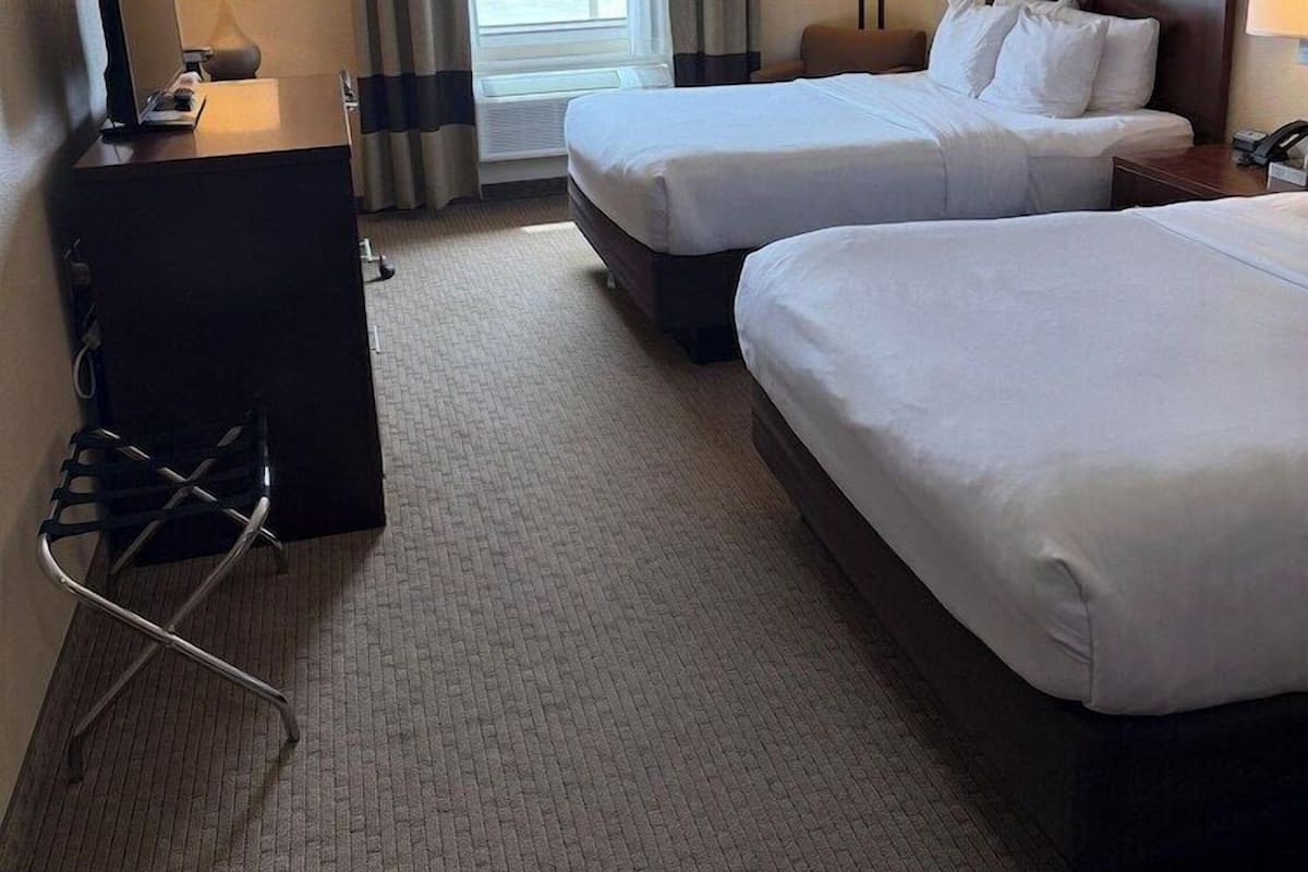 Desk, blackout curtains, iron/ironing board, free WiFi