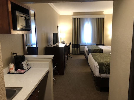 Standard Double Room, 2 Queen Beds, Non Smoking | Desk, blackout drapes, iron/ironing board, free WiFi. Comfort Inn Early Brownwood