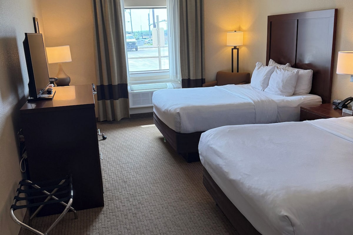 desk, blackout curtains, iron/ironing board, free wifi