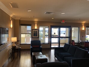 Área de estar no saguão