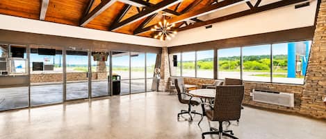 Lobby lounge