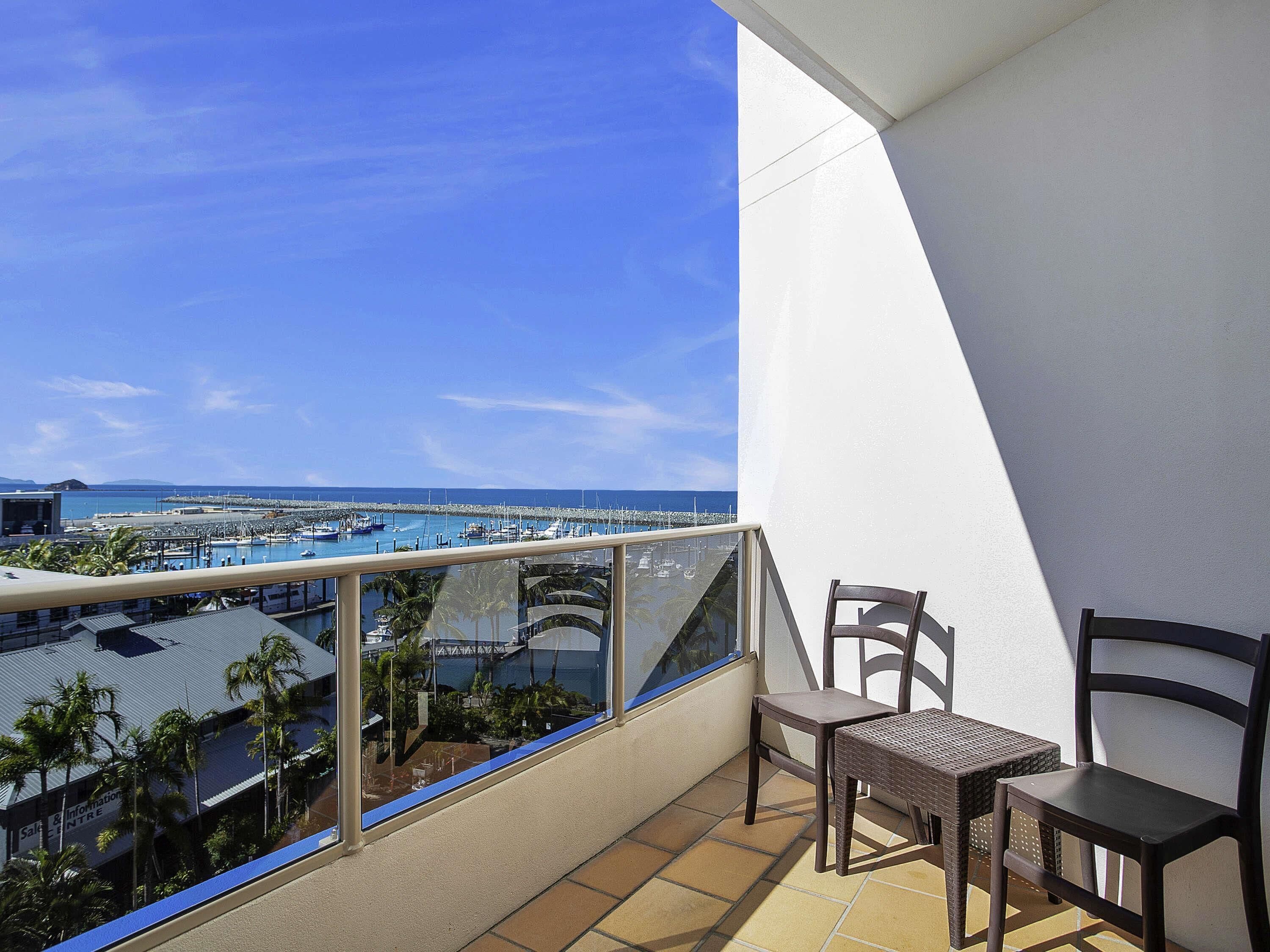 Executive Room, 1 Queen Bed, Balcony | In-room safe, desk, laptop workspace, iron/ironing board