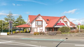Front of property - Burwood Manor Motel (Whanganui)