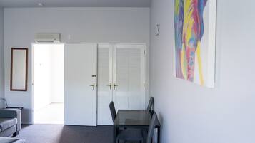 Superior Twin Room, Accessible | Living area