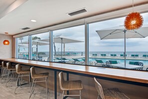 Free daily continental breakfast - Home2 Suites by Hilton Ormond Beach Oceanfront (Ormond Beach)